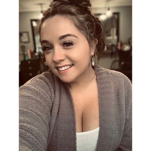 Meet your Posher, Kayla